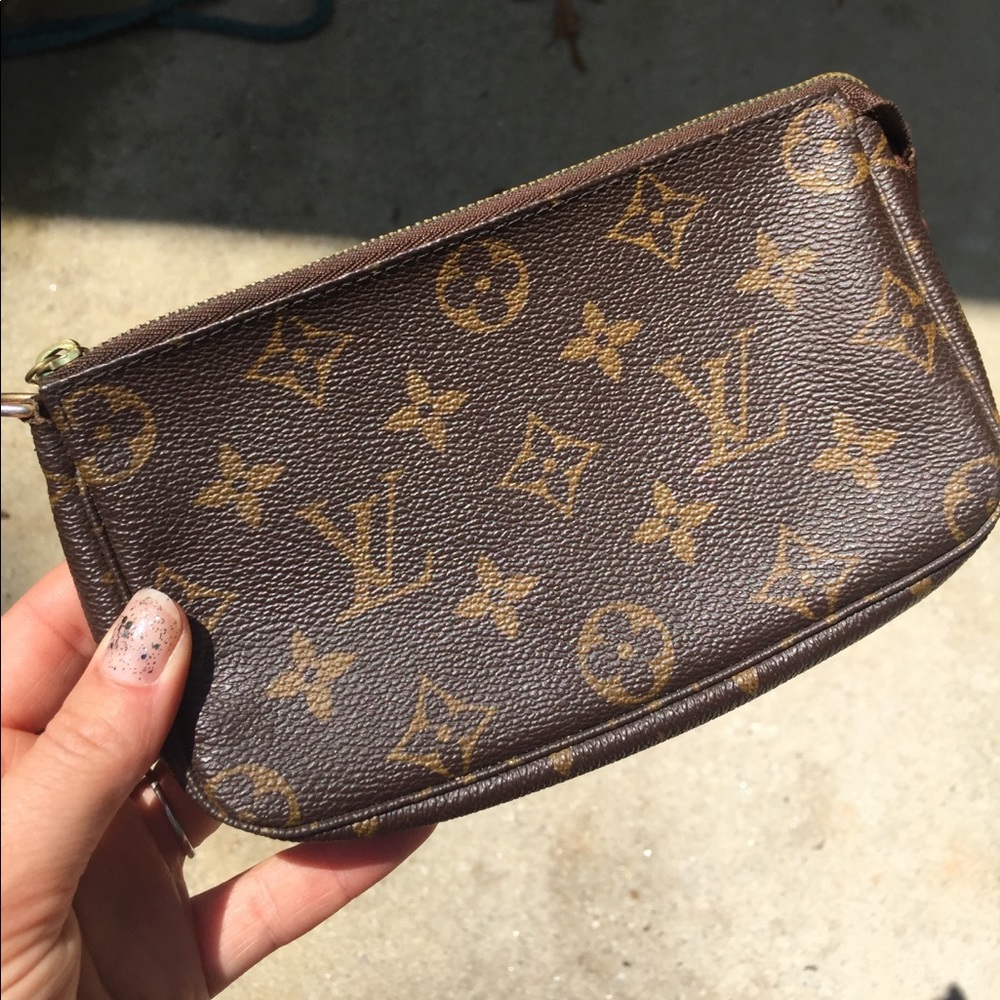 Louis Vuitton Wristlet pouchette missing strap - Picture 2 of 10